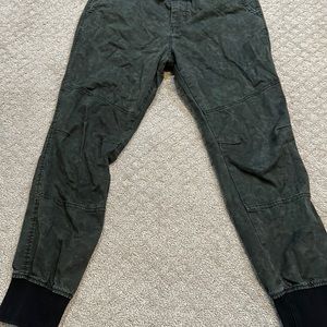 Men’s joggers size 32